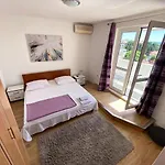 Bella Vista * Split