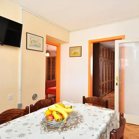 Bella Vista Apartment *