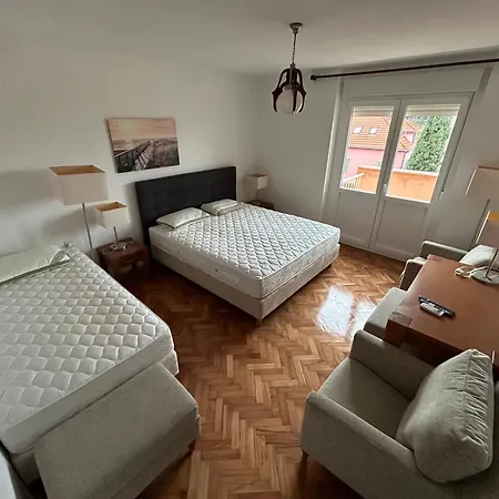 Bella Vista Apartment *