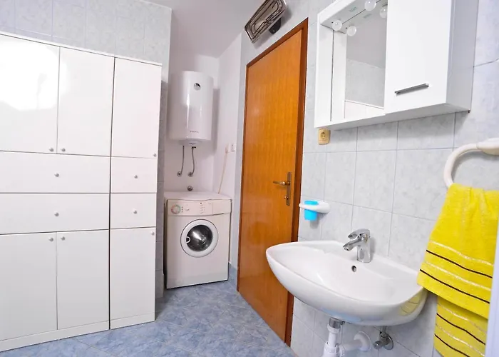 Bella Vista Apartment *