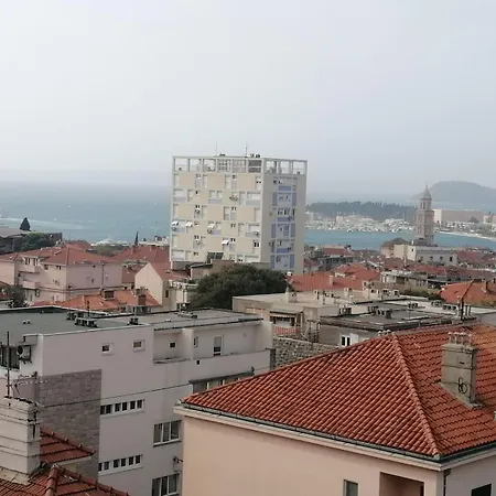 Bella Vista Apartment Split