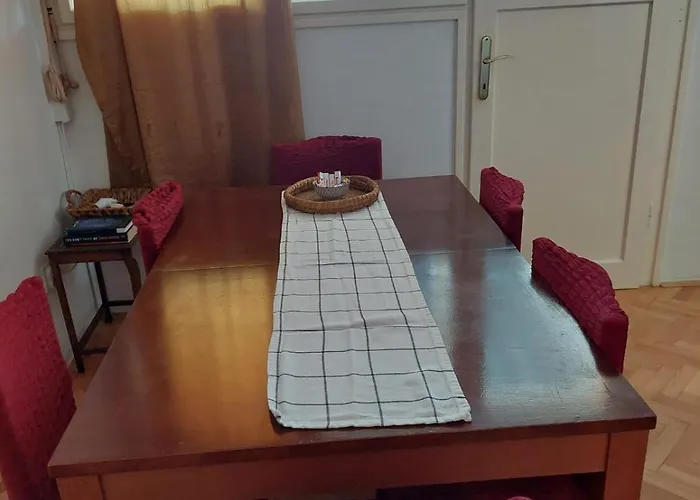 Bella Vista Apartment *