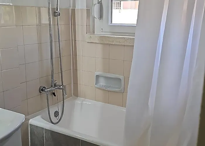 Bella Vista Apartment Split